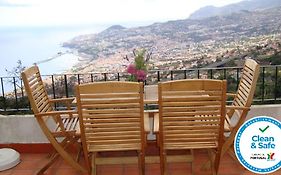 Apartamento Charmoso no Funchal, com grande Jardim e Vista Esplêndida